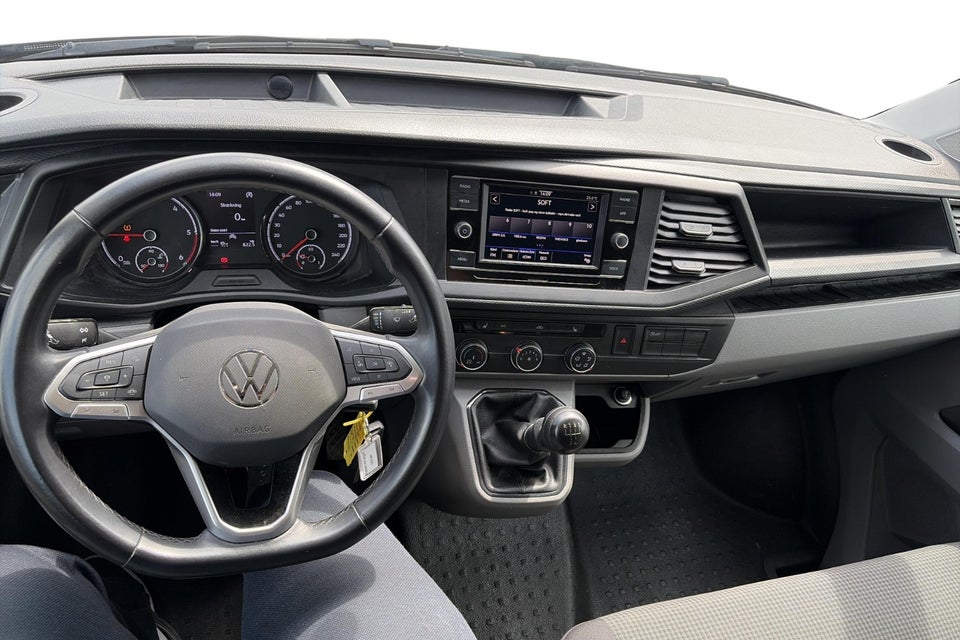 VW Transporter 2,0 TDi 110 Kassevogn lang