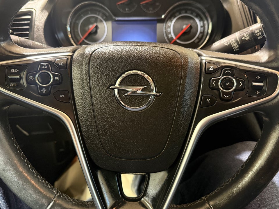 Opel Insignia 1,6 CDTi 136 Cosmo Sports Tourer 5d