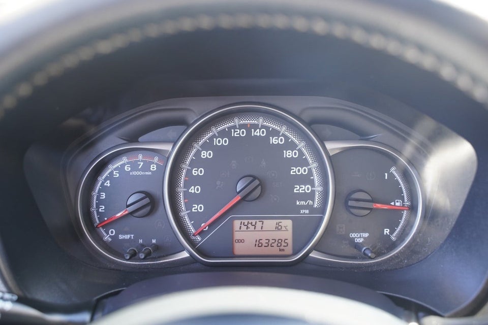 Toyota Yaris 1,3 VVT-i Skyview 5d