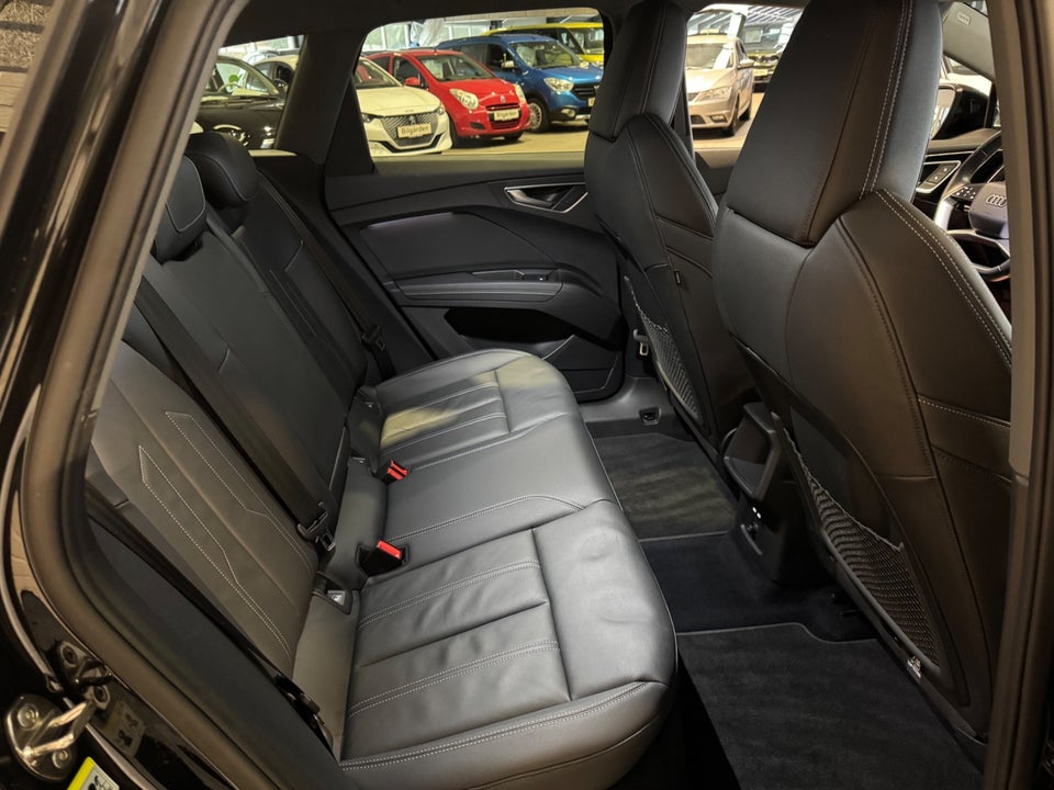 Audi Q4 e-tron 40 S-line 5d