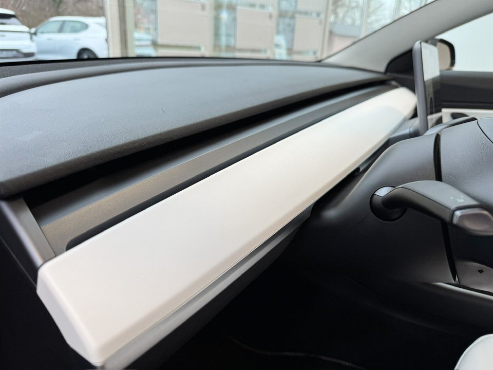 Tesla Model 3 Long Range AWD 4d