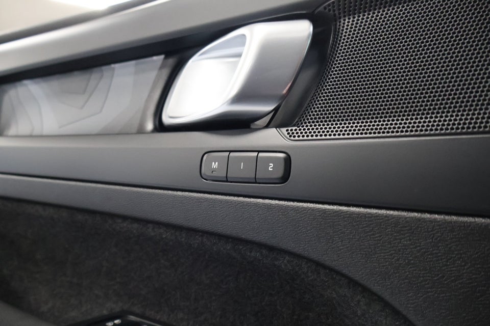 Volvo XC40 P8 ReCharge Twin Plus 5d