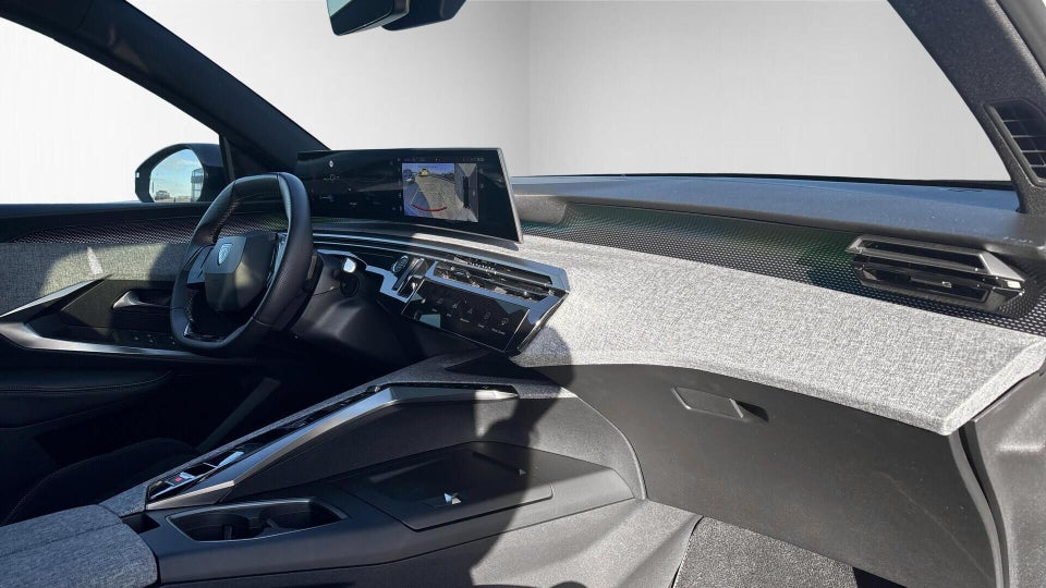 Peugeot e-3008 77 GT 5d