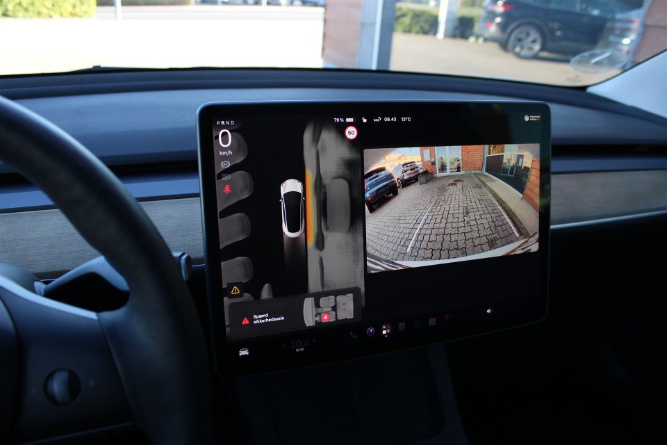Tesla Model 3 Long Range AWD 4d
