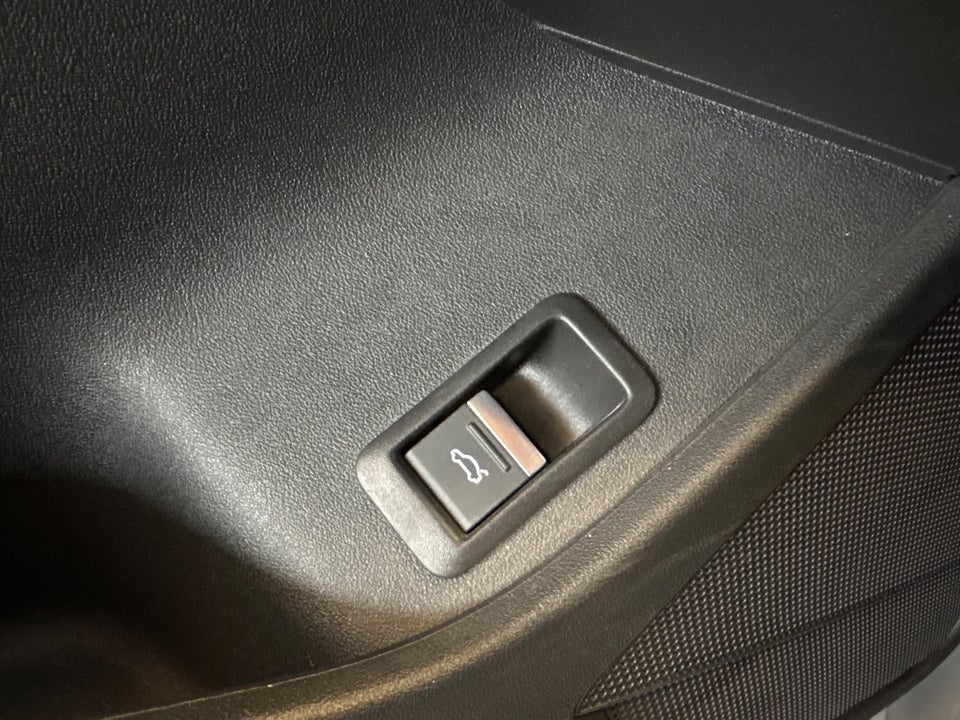 Audi Q4 e-tron 40 Advanced 5d