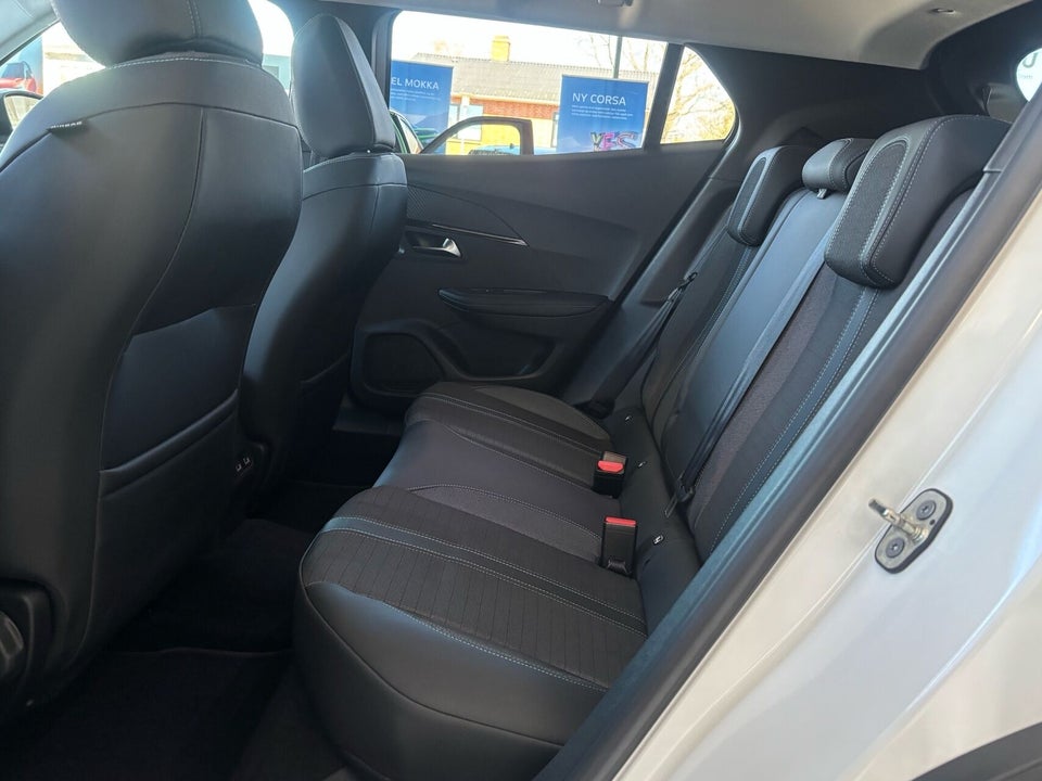 Peugeot 2008 1,2 PureTech 130 Sportium 5d