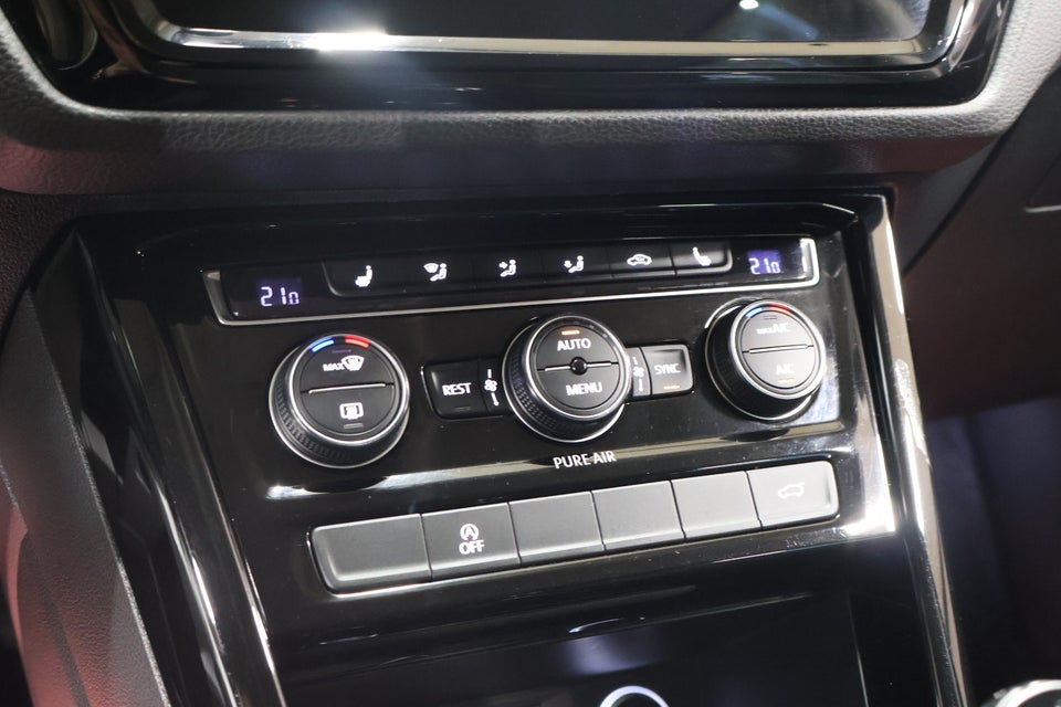 VW Touran 1,6 TDi 110 Highline 7prs 5d