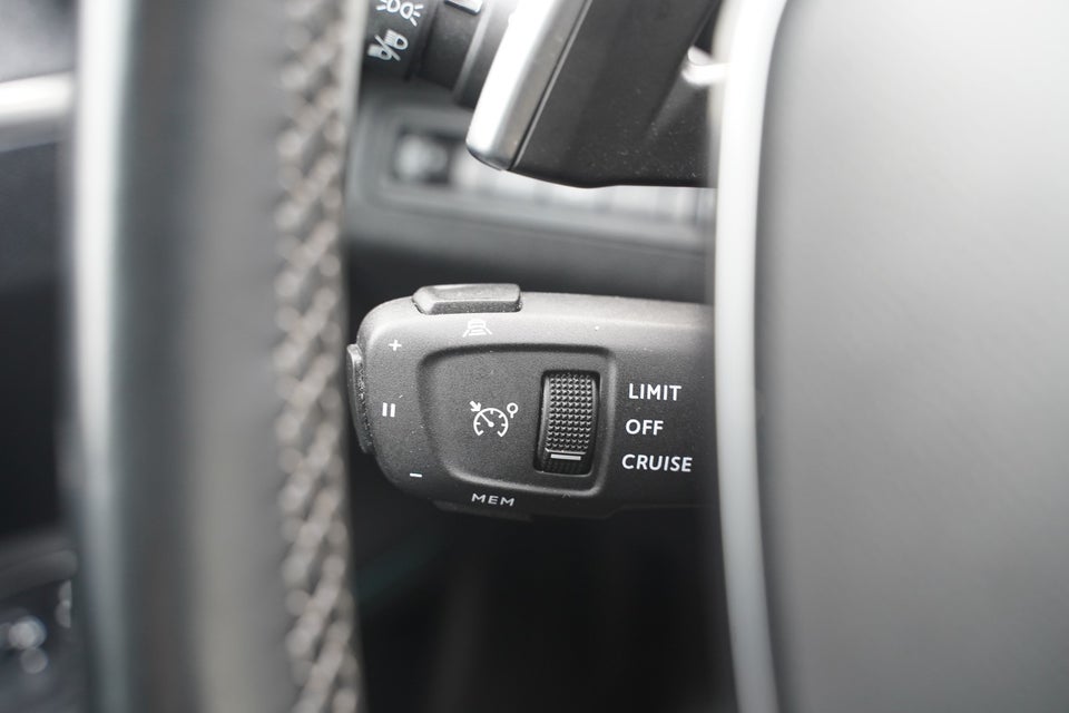 Peugeot 3008 1,6 Hybrid4 Allure Pack Limited EAT8 5d