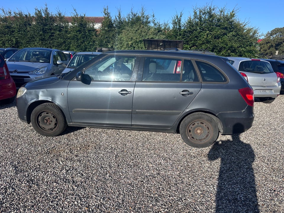 Skoda Fabia 1,4 16V Ambiente Combi 5d