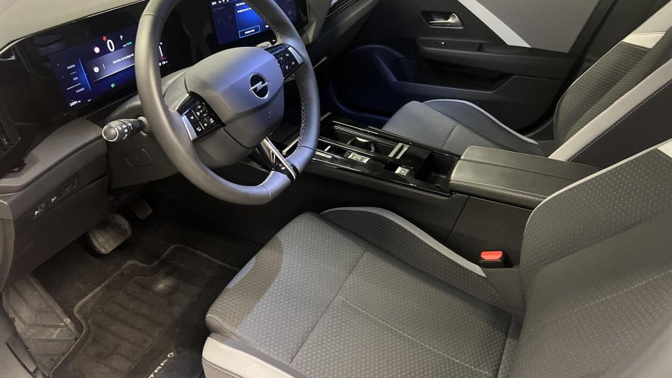 Opel Astra-e 54 GS 5d