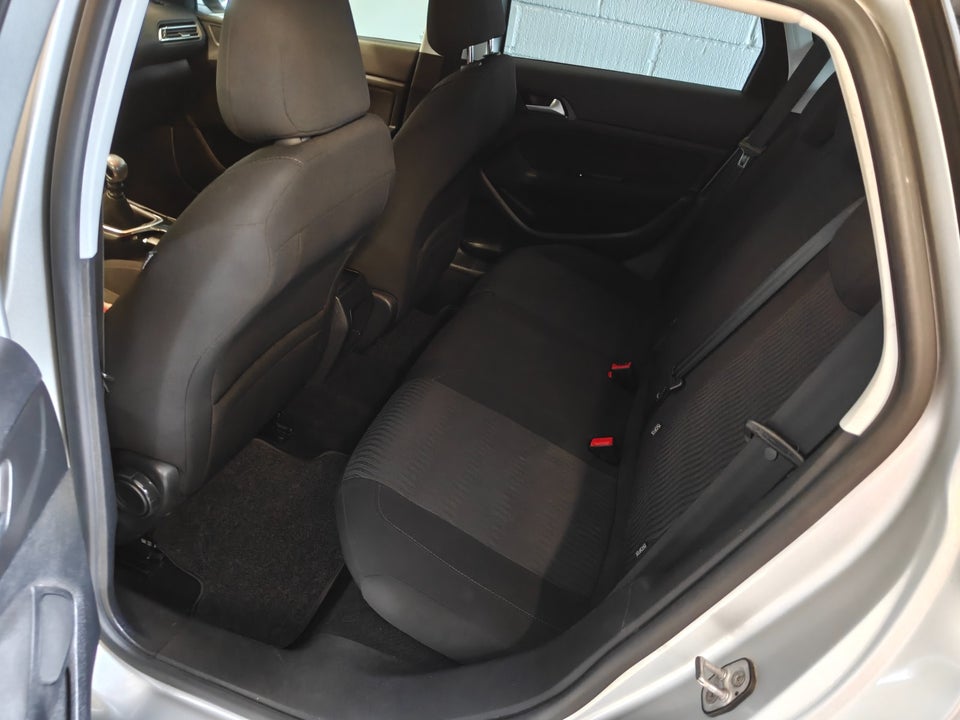 Peugeot 308 1,6 BlueHDi 120 Active SW 5d