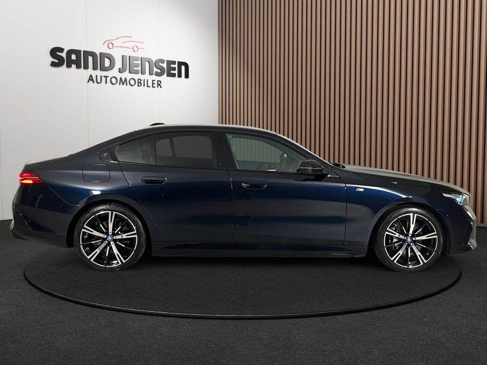 BMW i5 eDrive40 M-Sport 4d