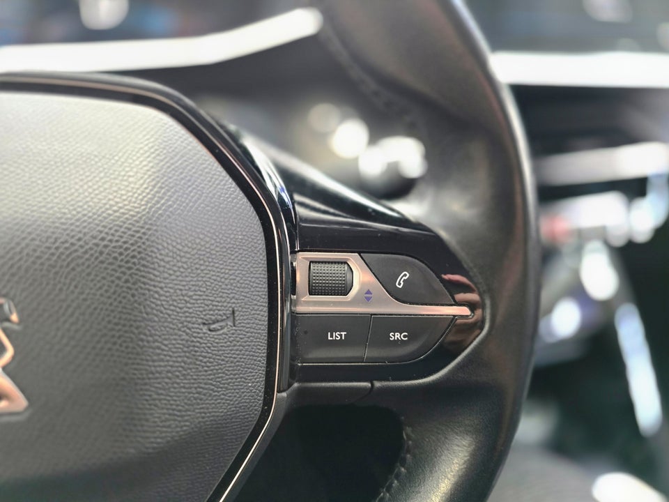 Peugeot 2008 1,2 PureTech 100 Allure Pack 5d