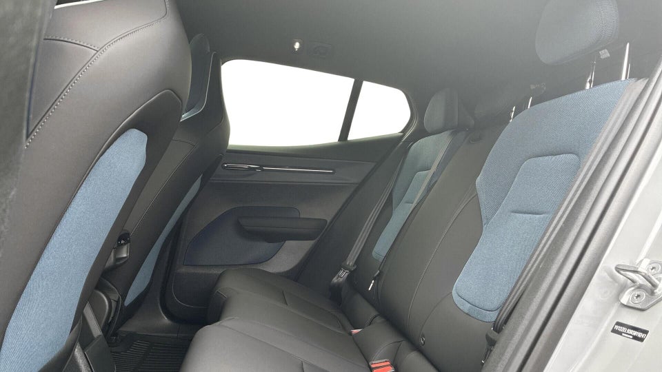 Volvo EX30 Extended Range Plus 5d