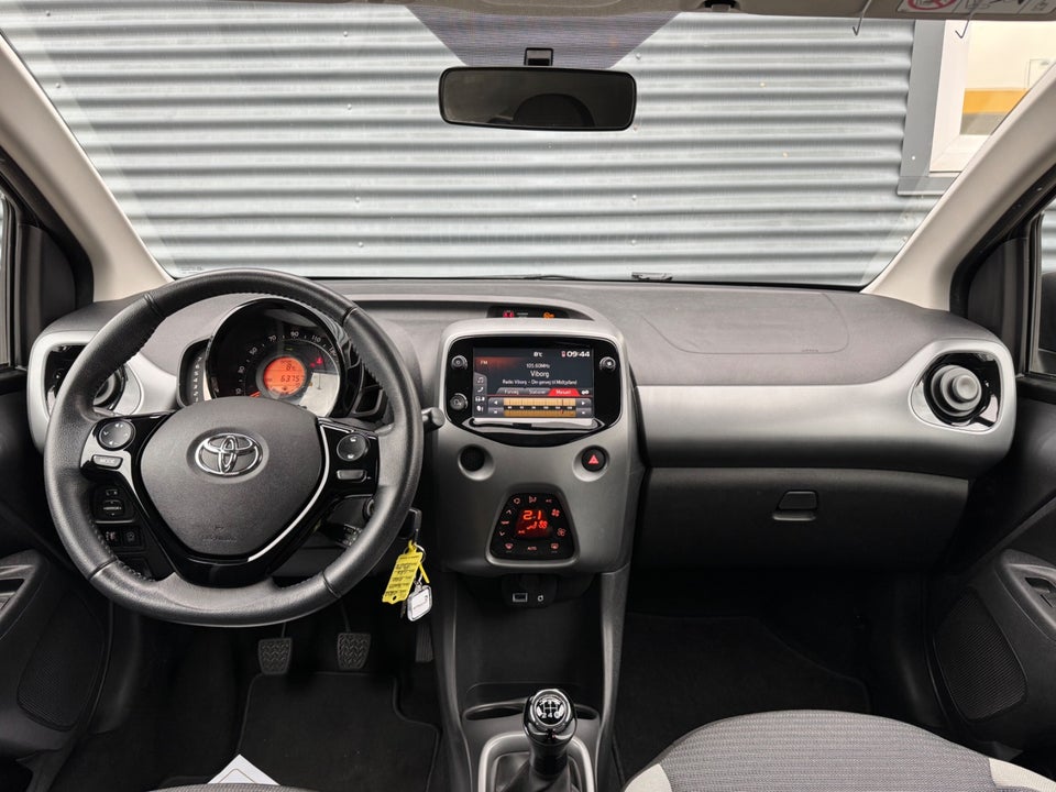 Toyota Aygo 1,0 VVT-i x-press 5d