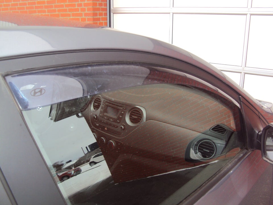 Hyundai i10 1,0 Black Line 5d