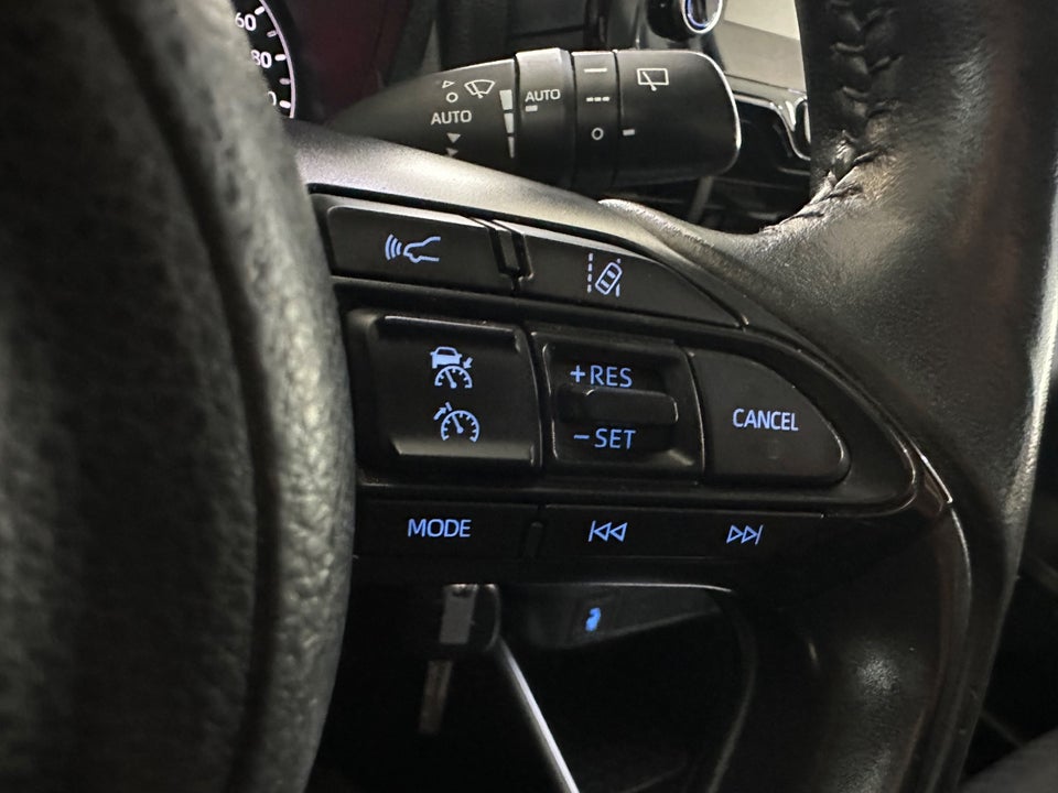 Toyota Yaris 1,5 Hybrid H1 e-CVT 5d