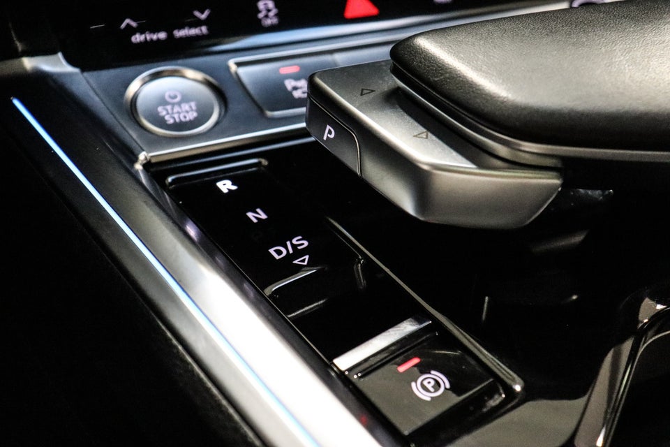 Audi e-tron 55 quattro 5d