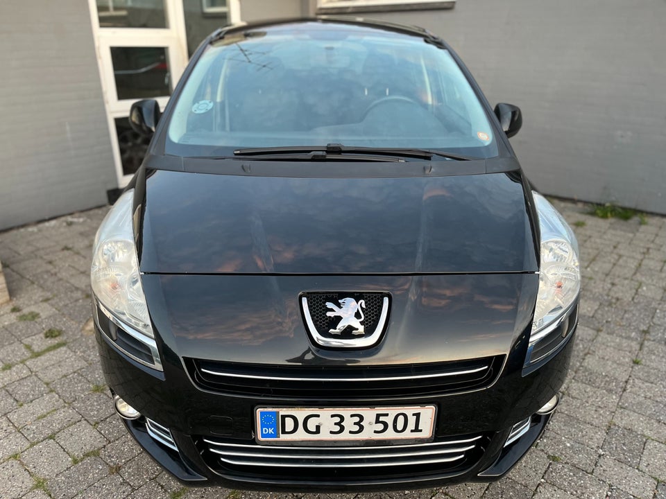 Peugeot 5008 1,6 HDi 112 Premium ESG 5d