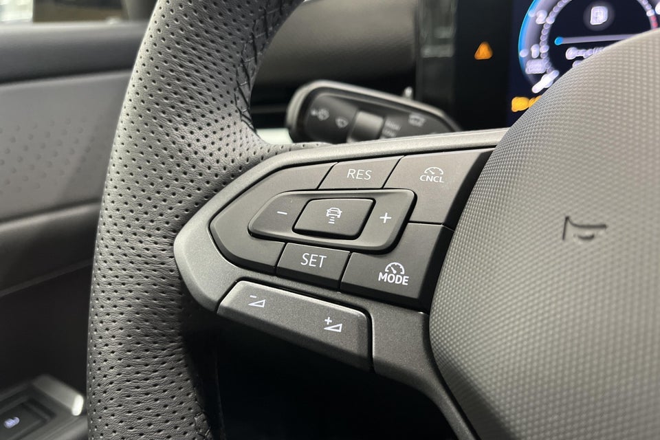 VW T-Roc 1,5 eTSi 150 R-line DSG 5d