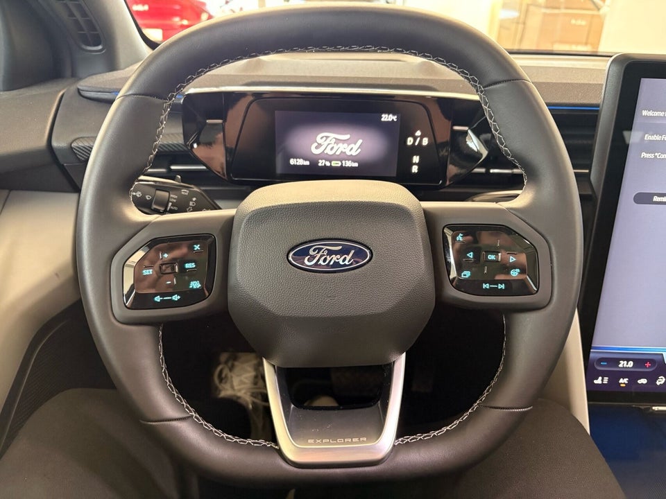 Ford Explorer 79 Premium Extended Range AWD 5d