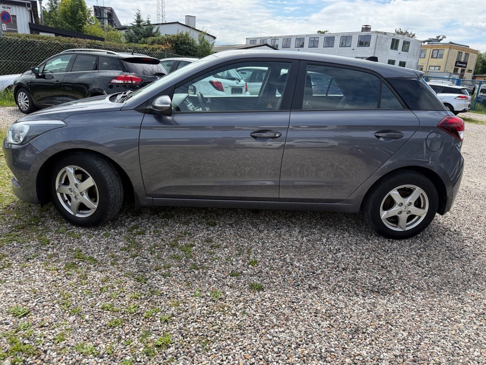 Hyundai i20 1,4 Trend aut. 5d