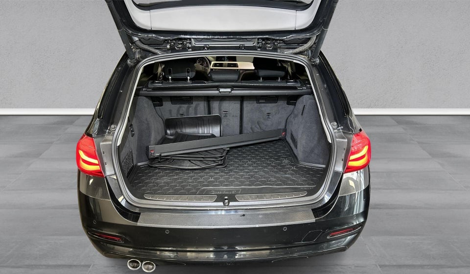 BMW 320d 2,0 Touring 5d