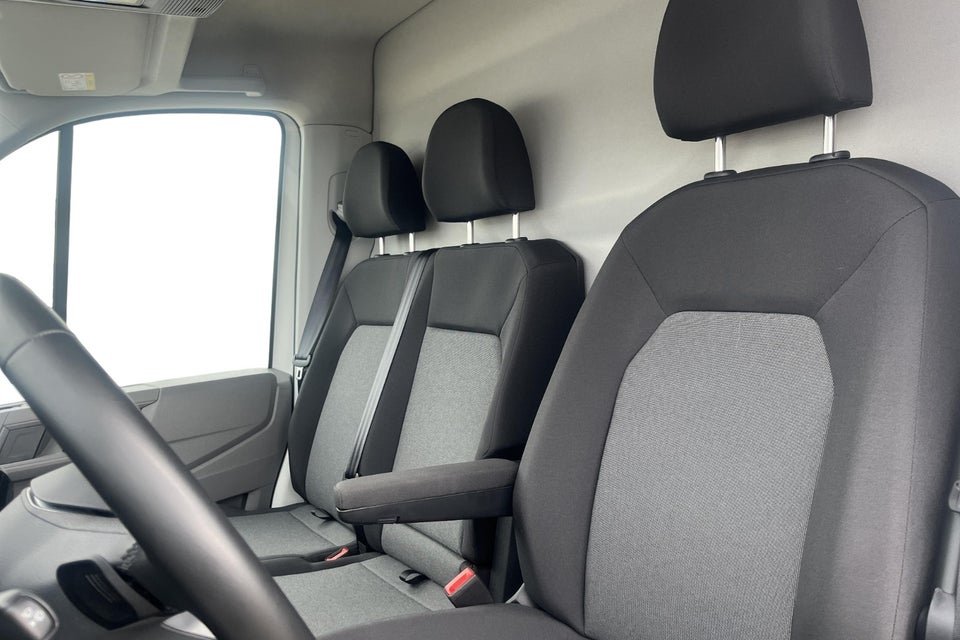 VW Crafter 35 2,0 TDi 177 Kassevogn L3H3 aut.