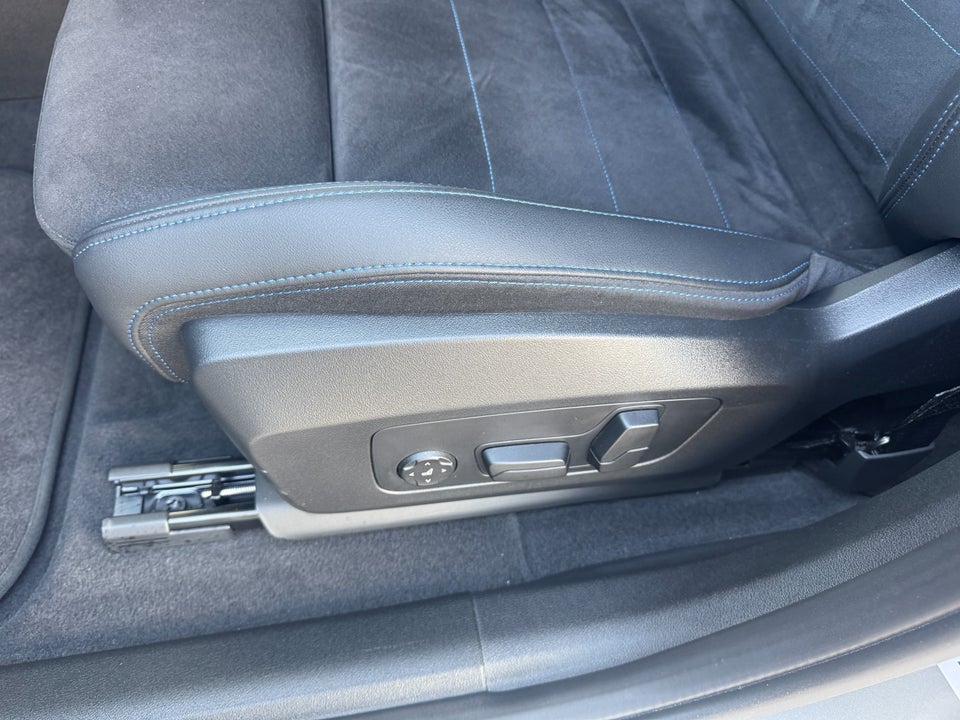 BMW iX2 eDrive20 Fully Charged M-Sport 5d