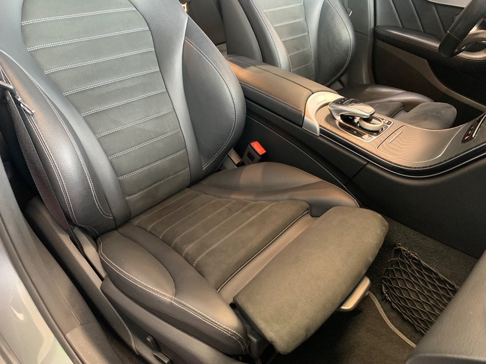 Mercedes C300 2,0 AMG Line stc. aut. 5d