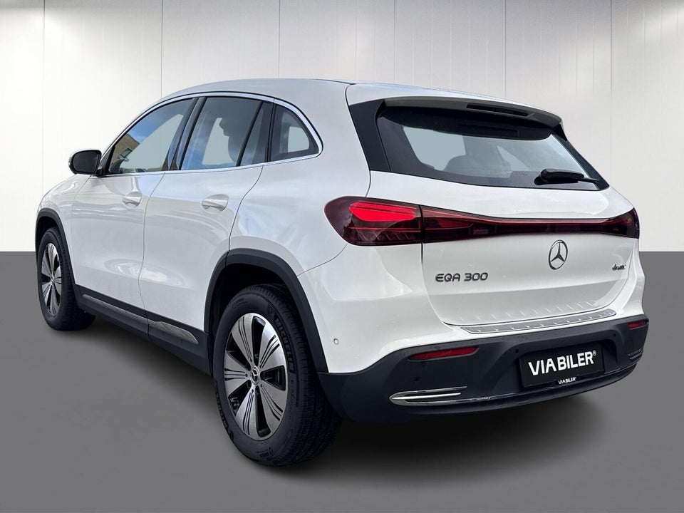 Mercedes EQA300 Progressive 4Matic 5d