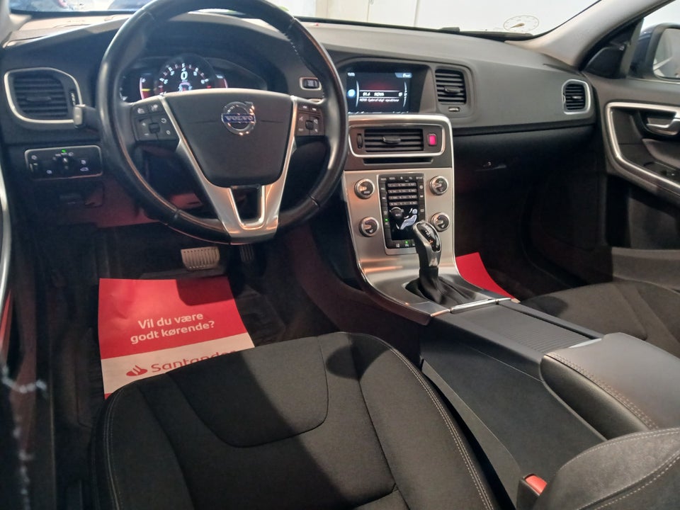 Volvo V60 2,0 T5 245 Momentum aut. 5d