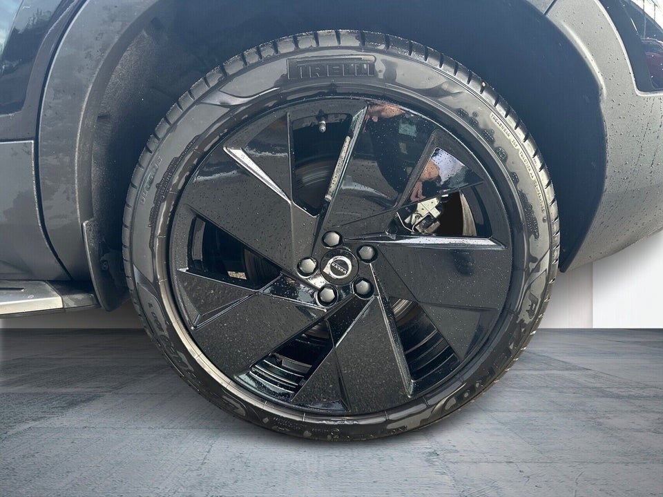 Volvo EX40 Extended Range Black Edition 5d