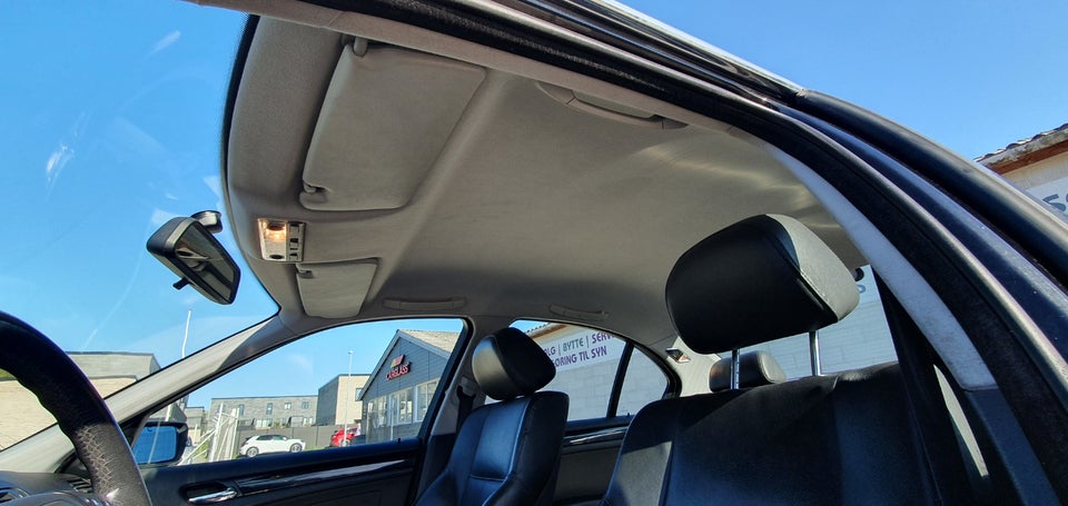 BMW 320i 2,2  4d