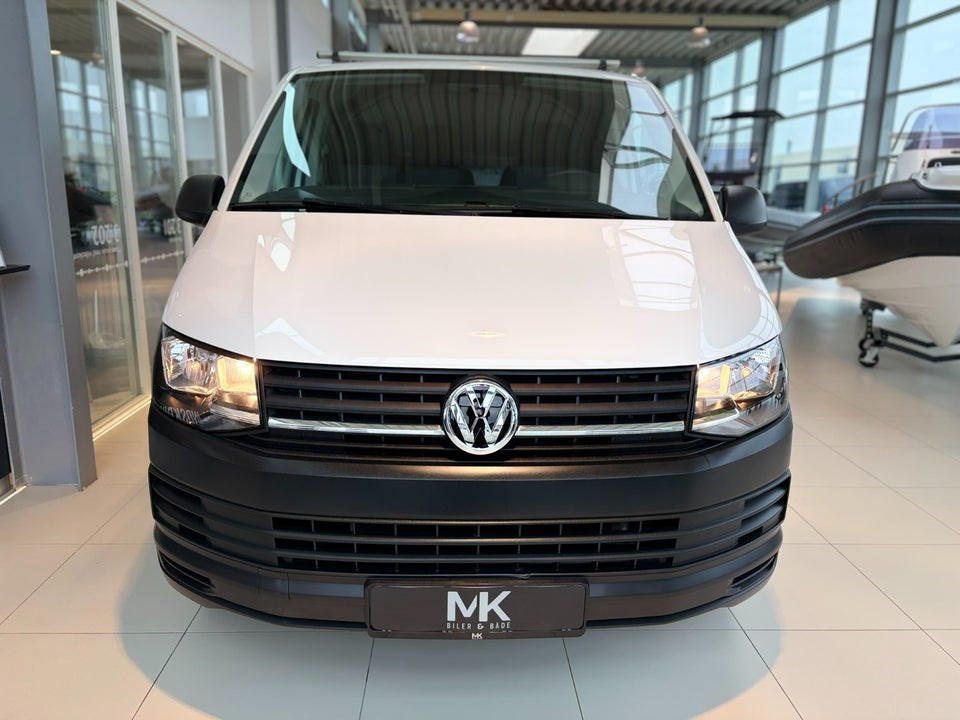 VW Transporter 2,0 TDi 102 Kassevogn kort