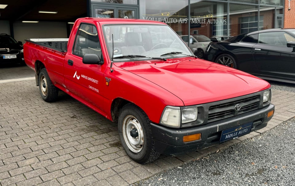 Toyota HiLux 2,4 D Pick-up