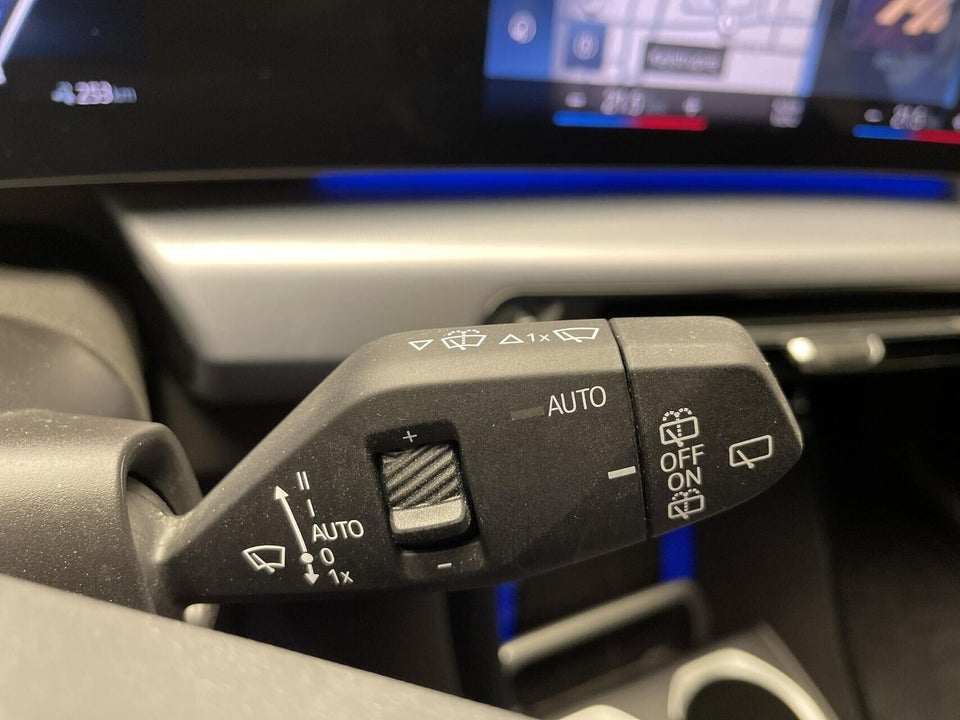 BMW iX1 xDrive30 X-Line 5d