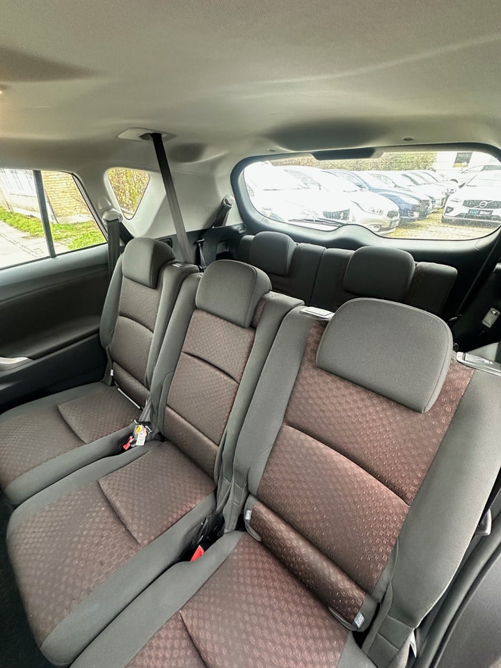 Toyota Verso 2,0 D-4D T1 Skyview 5d