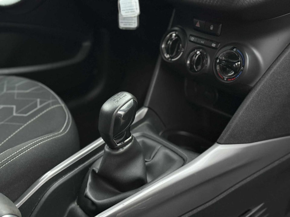 Peugeot 2008 1,6 BlueHDi 100 Active 5d