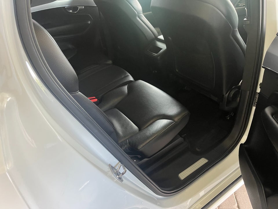 Volvo XC90 2,0 D4 190 Momentum aut. 7prs 5d