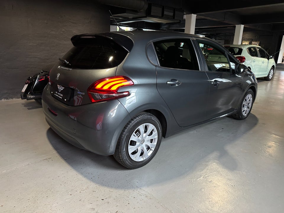 Peugeot 208 1,2 VTi 82 Chili 5d