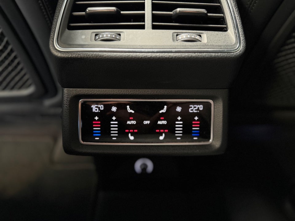 Audi e-tron 55 S-line quattro 5d