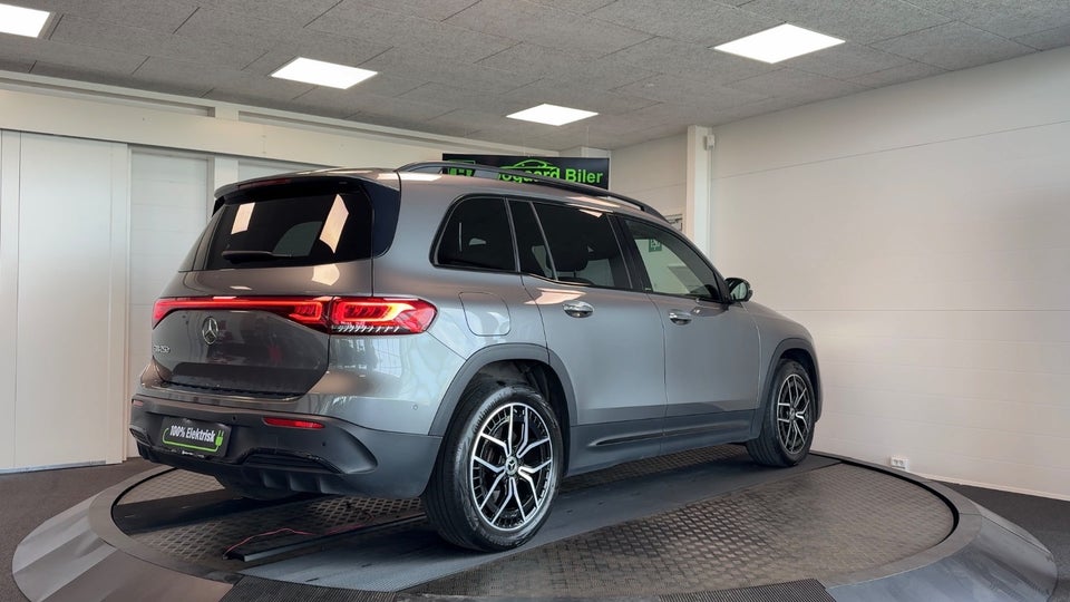 Mercedes EQB250 AMG Line 5d