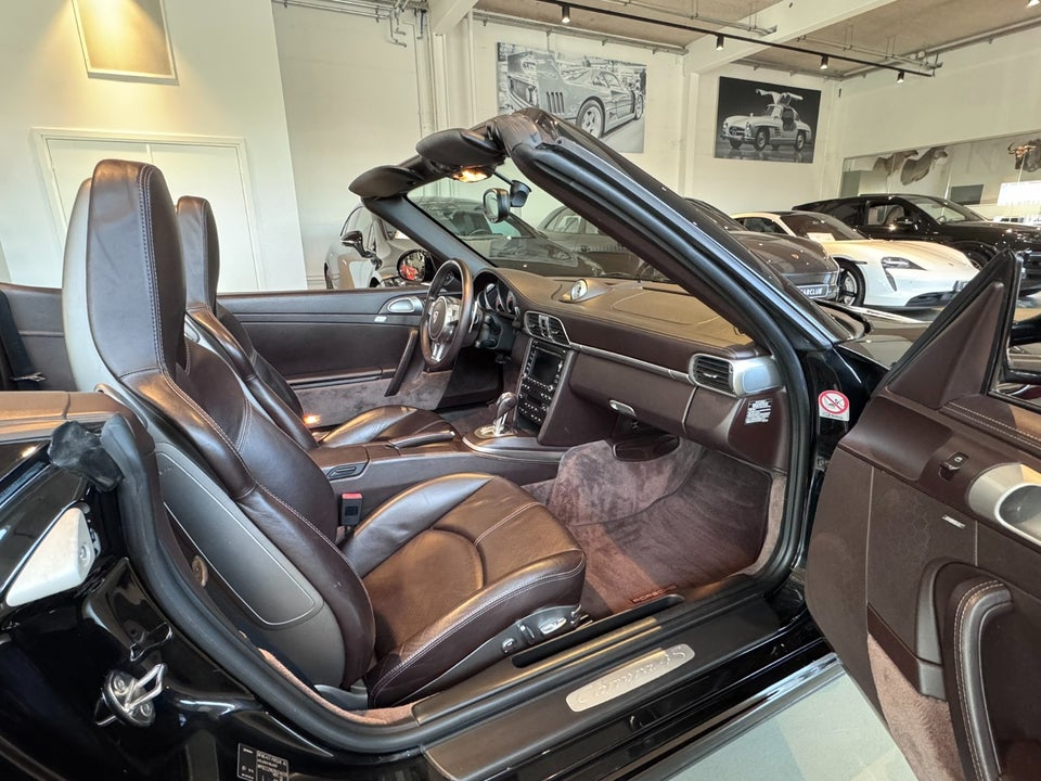 Porsche 911 Carrera 4S 3,8 Cabriolet PDK 2d