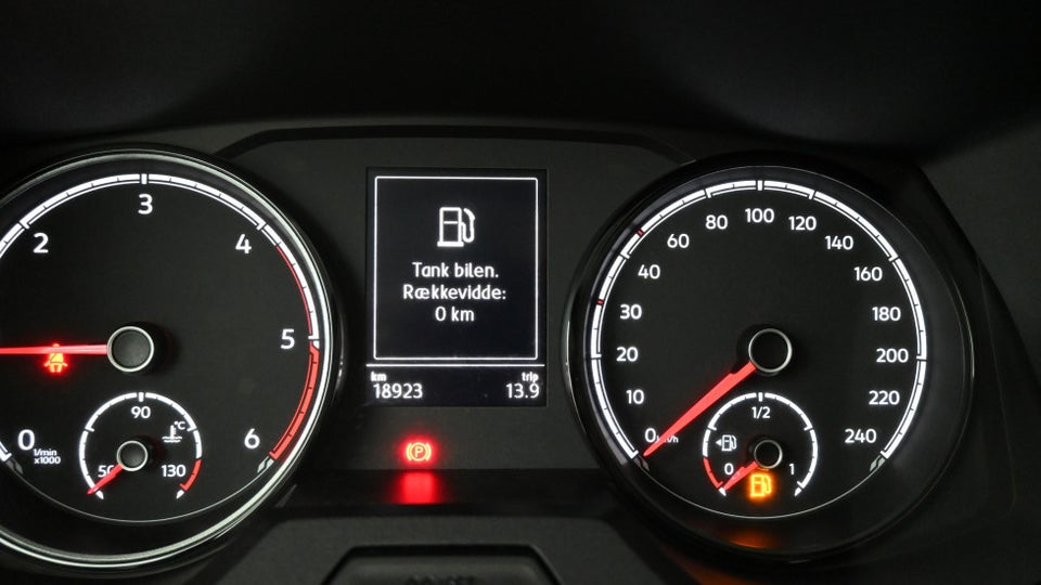 VW Transporter 2,0 TDi 110 Kassevogn kort