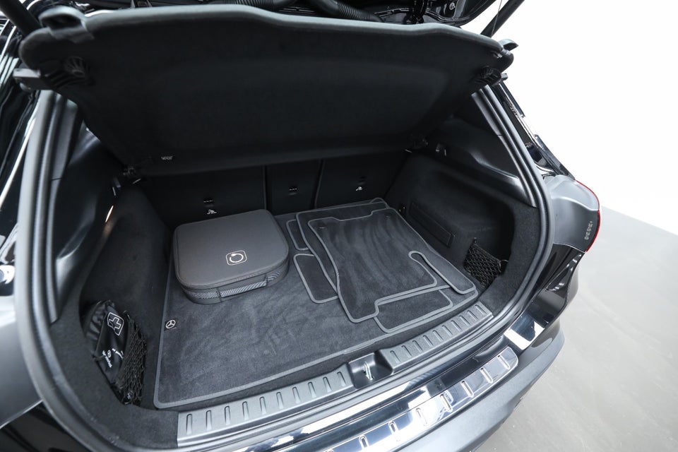 Mercedes EQA350 Progressive 4Matic 5d