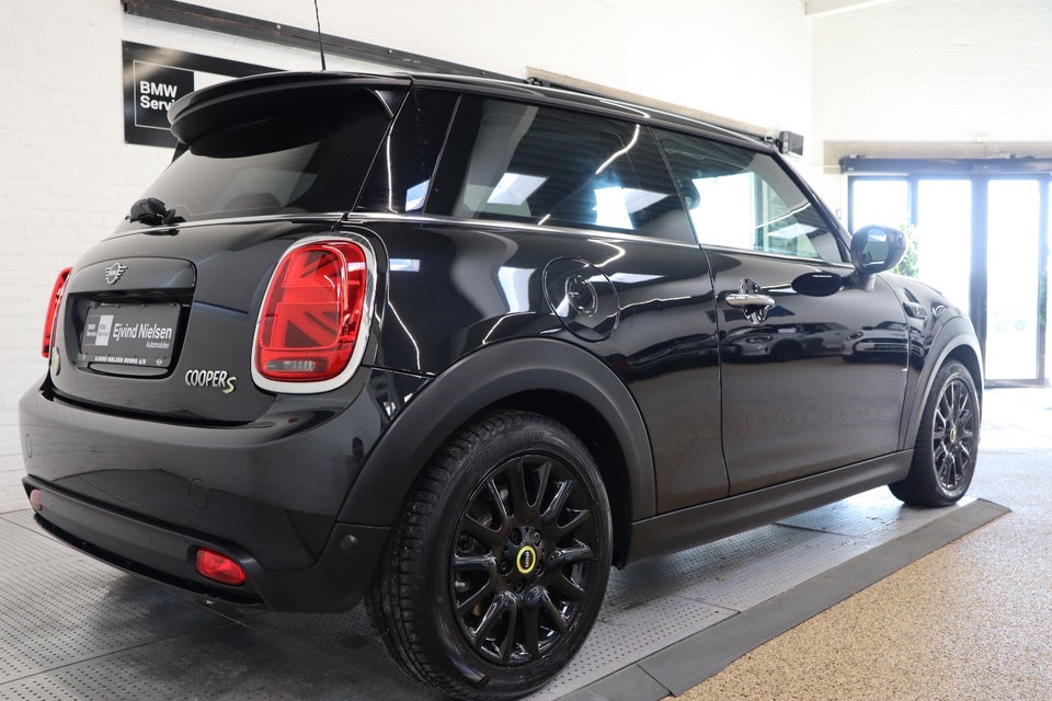 MINI Cooper SE Classic Trim 3d