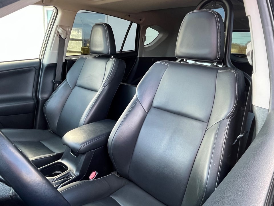 Toyota RAV4 2,5 Hybrid H4 MDS 4x4 Van 5d