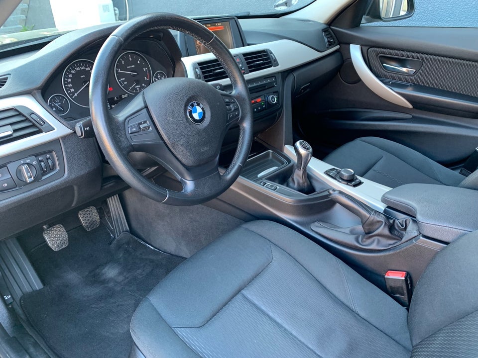 BMW 320d 2,0 Touring 5d