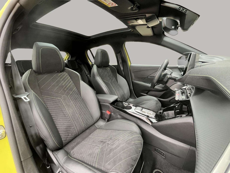 Peugeot e-208 54 GT Pack 5d